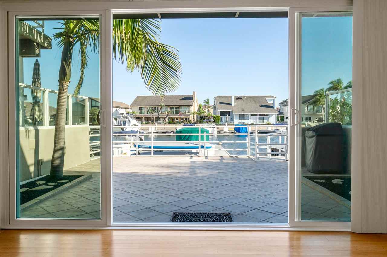 3358 Tempe Dr - Photo 3 of 38