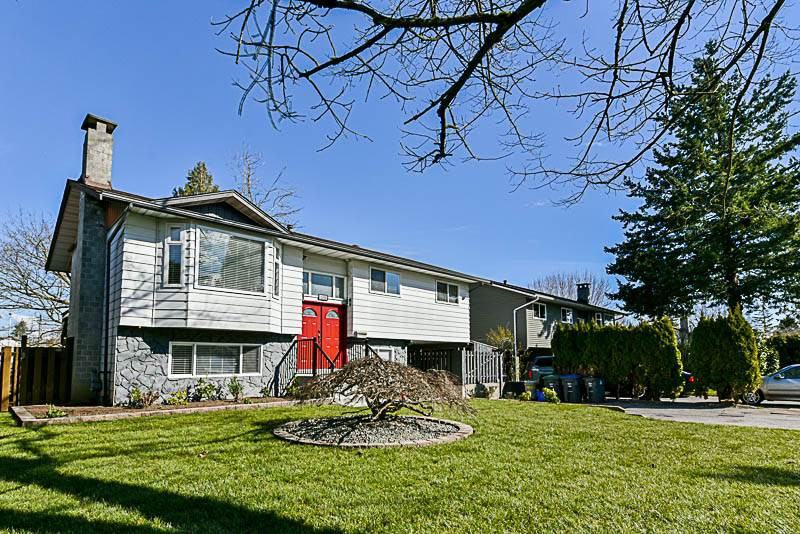 16981 Jersey Drive - Photo 2 of 8