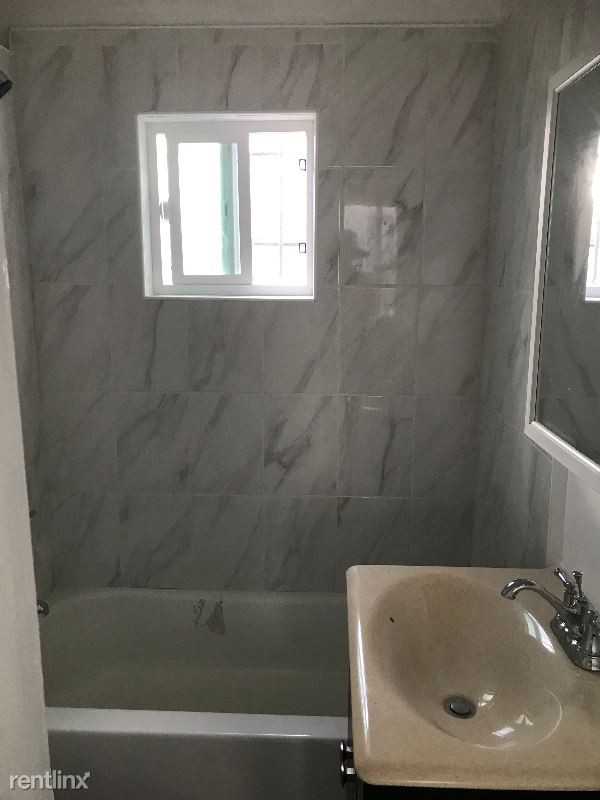 1709 1709 W 25th Street 4 - Photo 3 of 10