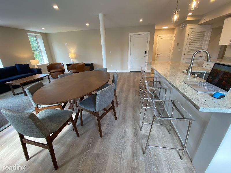 529 S Bond St - Photo 3 of 19