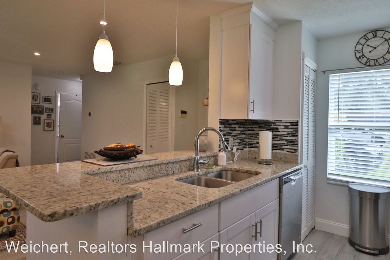 112 Crooked Pine Dr - Photo 2 of 12