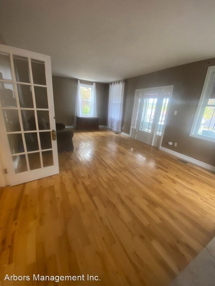 600 Isabella Ave - Photo 2 of 11