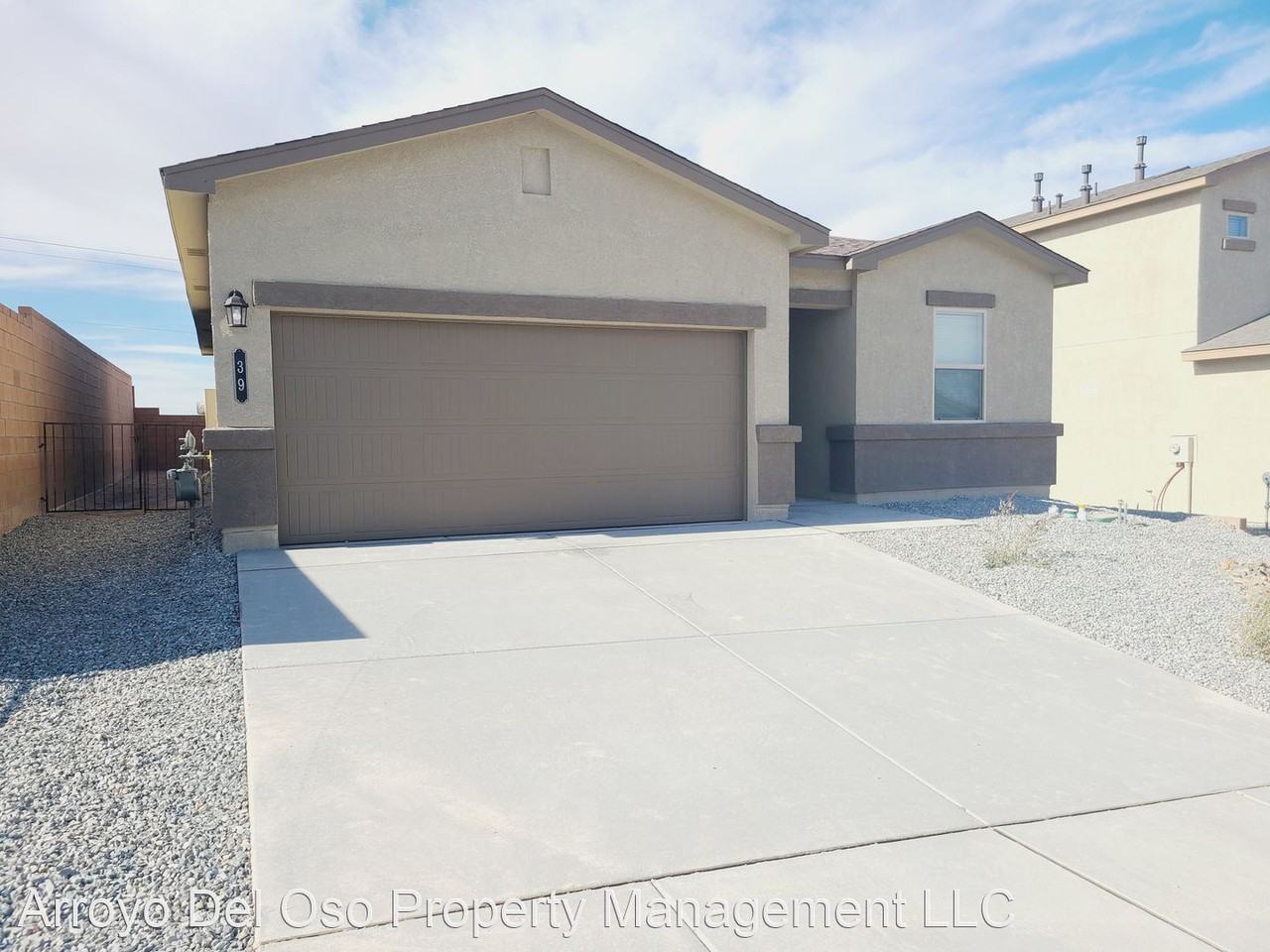39 Hermanos Loop - Photo 2 of 30