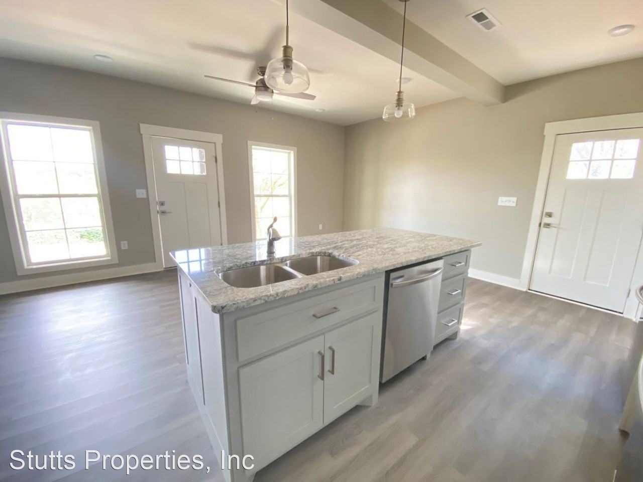 213 Virginia Ave - Photo 3 of 26