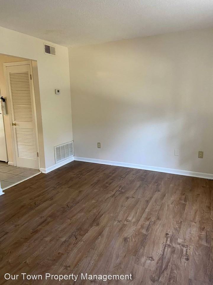 360 Jockey Club Dr - Photo 2 of 6