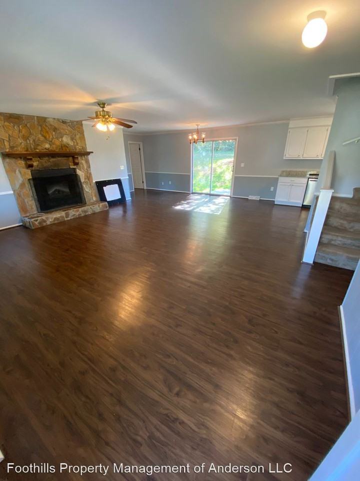 213 Lake Forest Cir - Photo 2 of 18