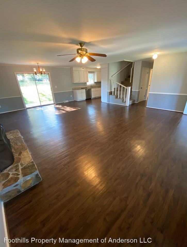 213 Lake Forest Cir - Photo 3 of 18