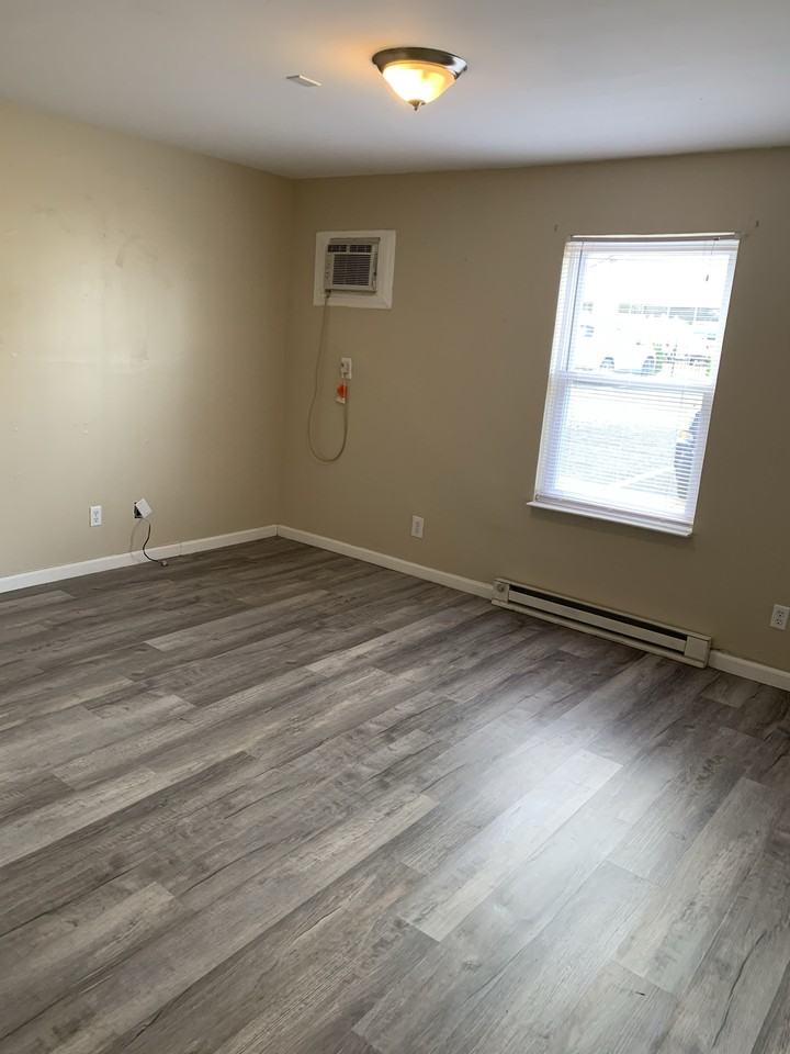 East Cherry Street 560 - Photo 3 of 13