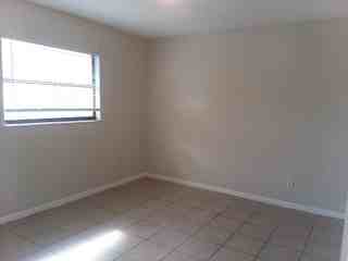 4847 16th St - Photo 3 of 7