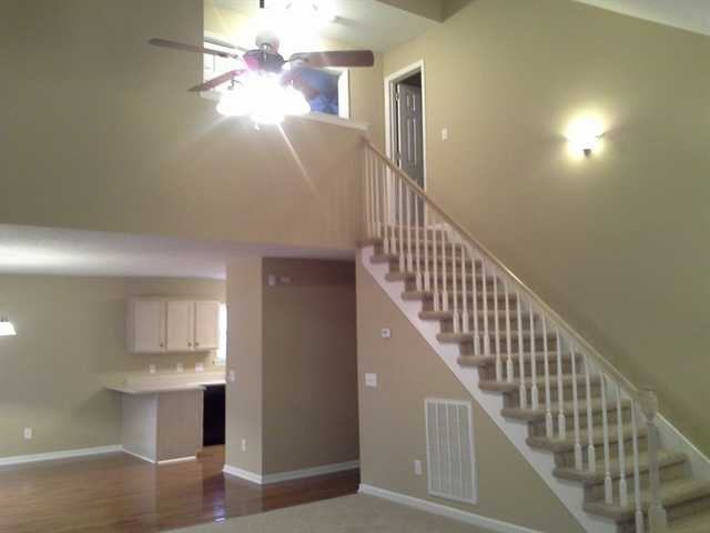 1046 Burnham Dr S - Photo 3 of 20