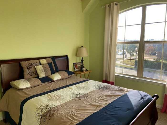 1205 Poplar Dr - Photo 3 of 17