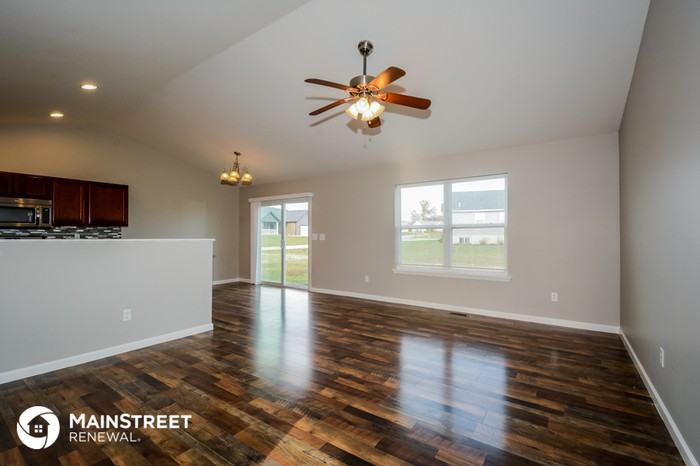 152 Briarwood Dr - Photo 2 of 15