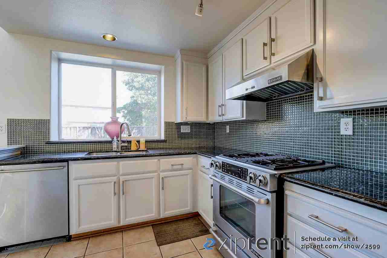 1734 Great Island St - Photo 2 of 19