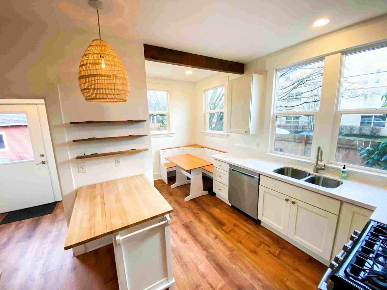 5304 N Missouri Ave - Photo 2 of 29