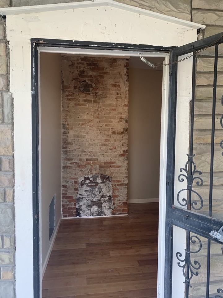 526 Ohio St - Photo 2 of 7