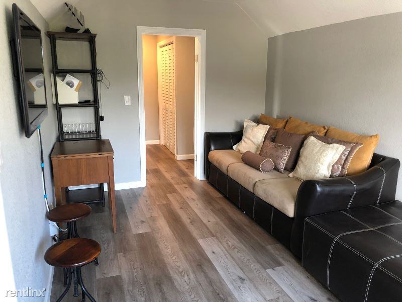 921 Palm St #B - Photo 2 of 12