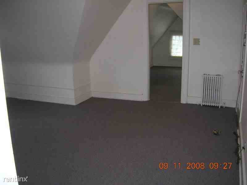 323 N Hartley St 3rd Fl - Photo 3 of 10