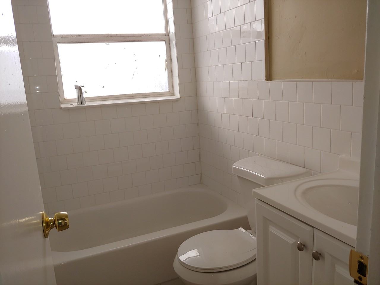 38483 6th Ave #5 - Photo 5 of 7