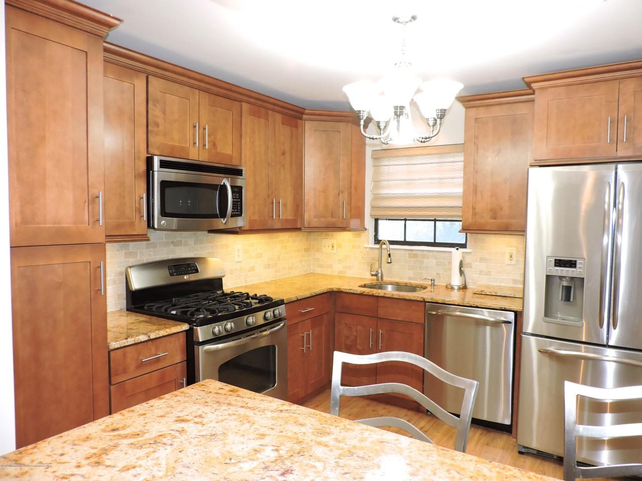 13 Interlaken Ct Unit 1 - Photo 3 of 18