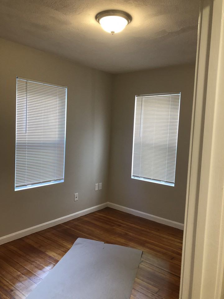 407 Washington Street - Photo 4 of 7