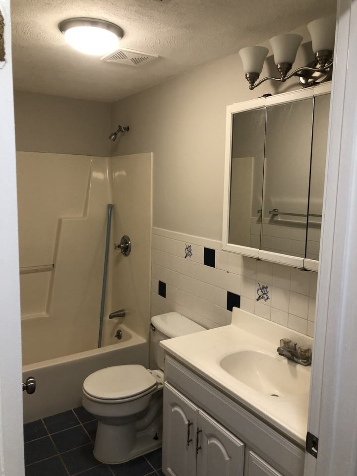 407 Washington Street - Photo 5 of 7