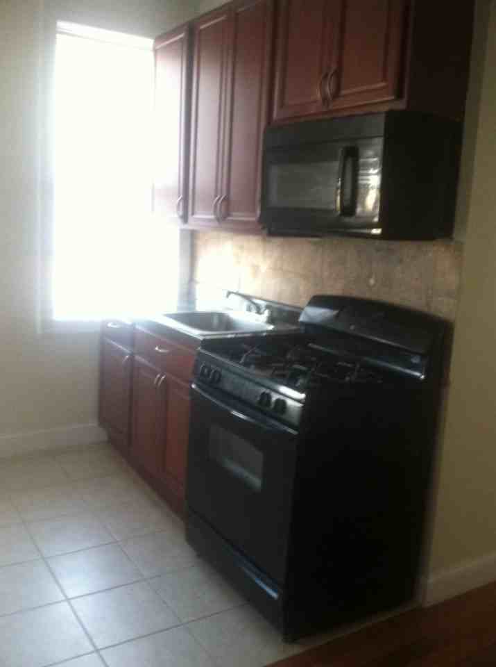 Broadway - Photo 3 of 5