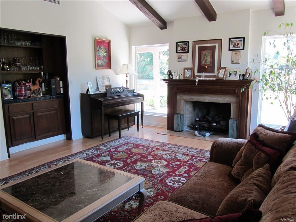 582 Camillo Rd - Photo 3 of 10