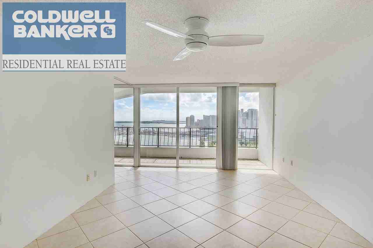 555 Northeast 15th Street #TS-J - Photo 3 of 21