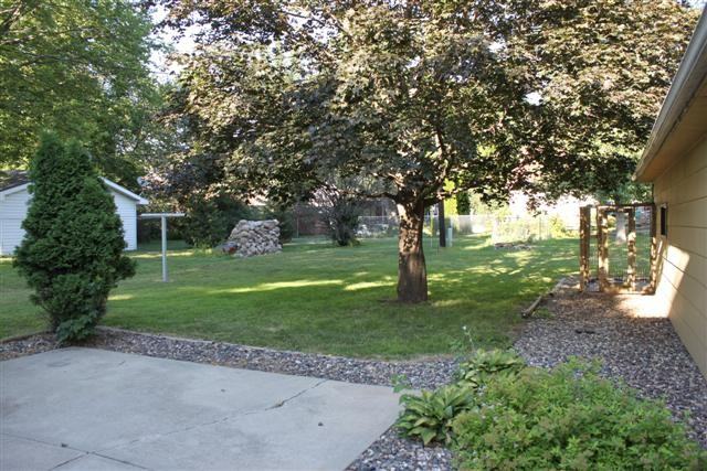 315 N Grove Ave - Photo 2 of 12