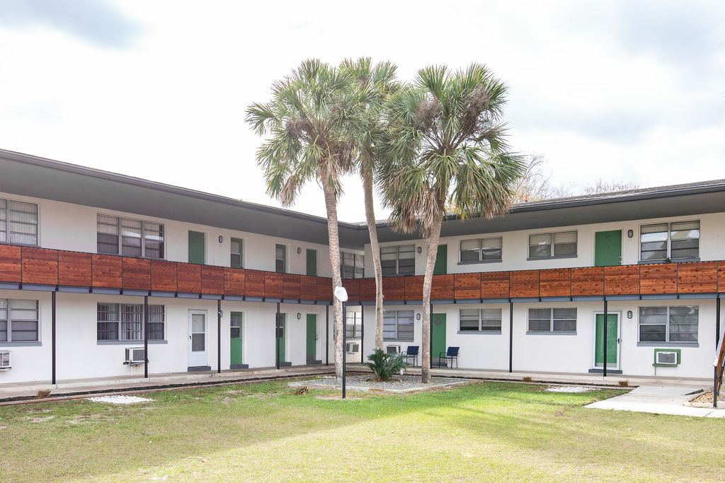 La Palma Apartments - Photo 2 of 15