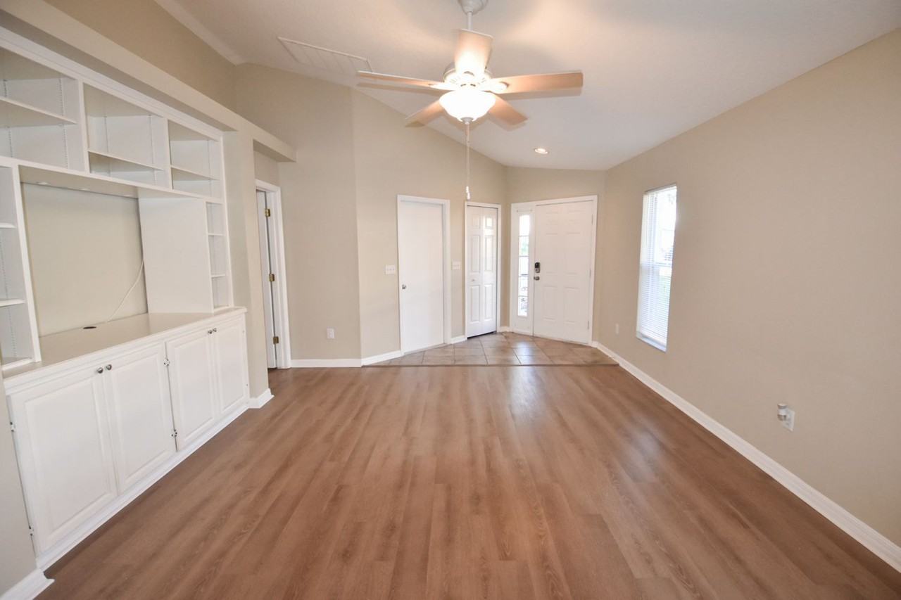 24336 Mistwood Ct - Photo 2 of 13