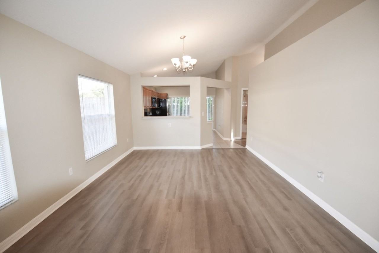 24336 Mistwood Ct - Photo 3 of 13