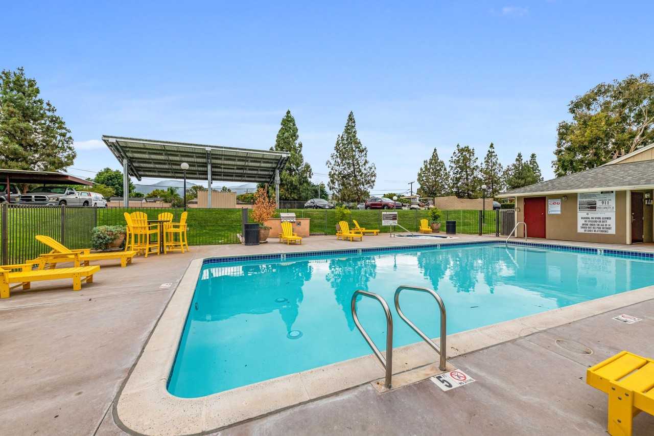 Country Hills - Photo 2 of 33