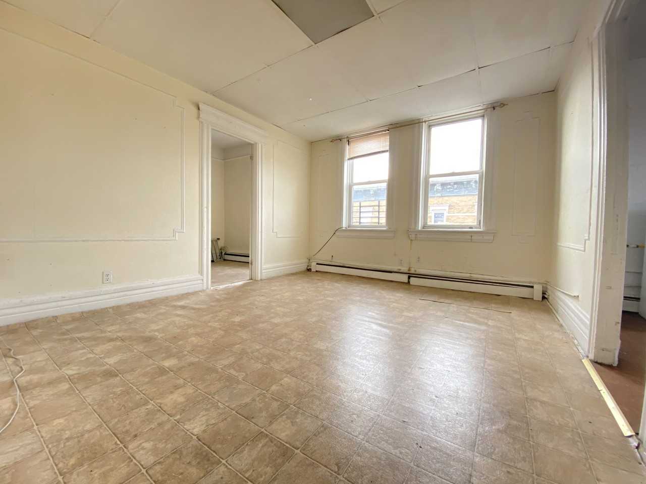 87 -01 219th Street 3 - Photo 3 of 11