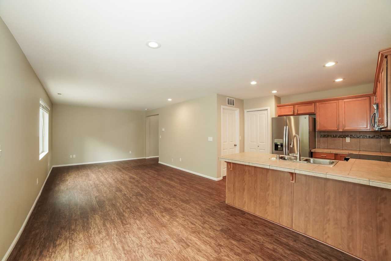 11004 180th Avenue Ct E - Photo 3 of 17