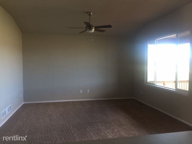 3423 Curlew Dr - Photo 2 of 9