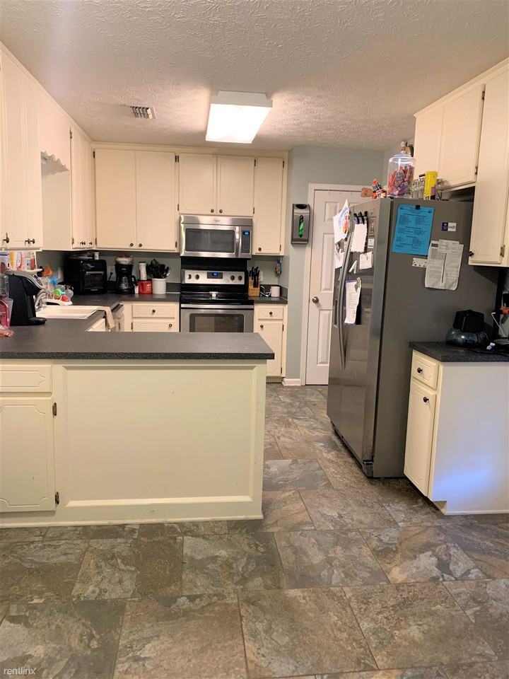 320 Cleveland Dr - Photo 2 of 9