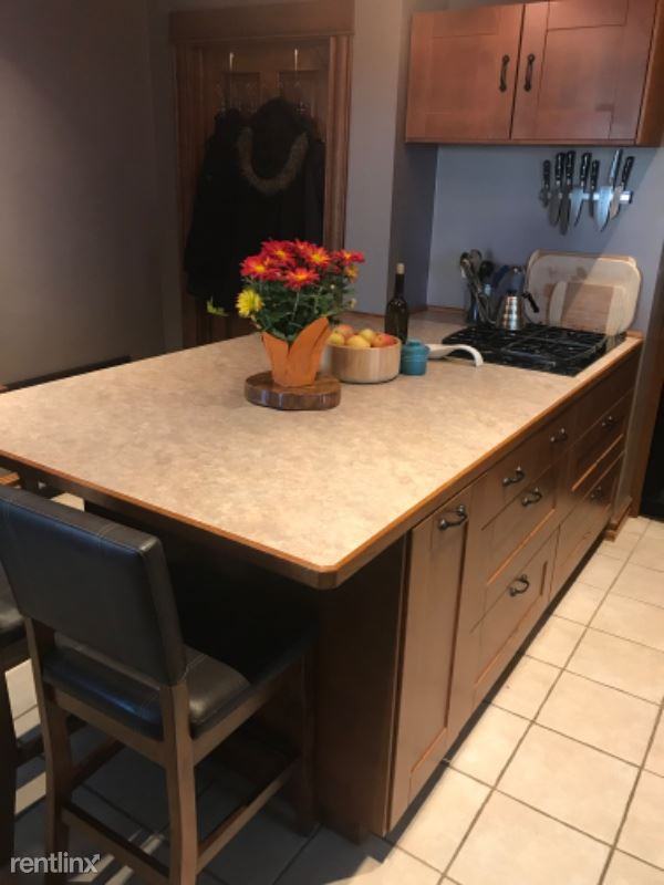 1712 1712 Taylor St NE 1 - Photo 2 of 19