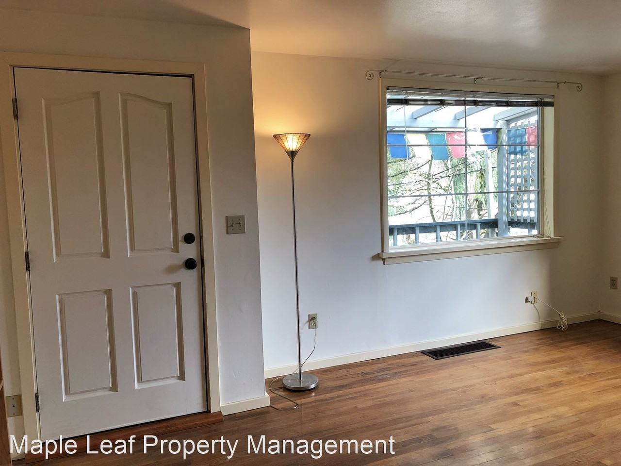 1713 Ne 92nd St - Photo 2 of 31