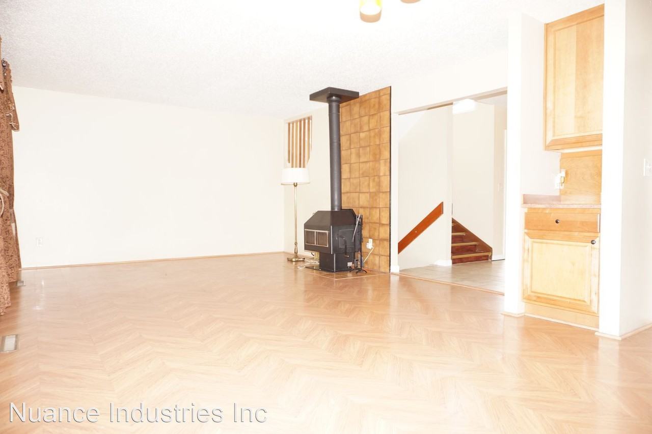 406-408 Columbia Rd - Photo 2 of 23