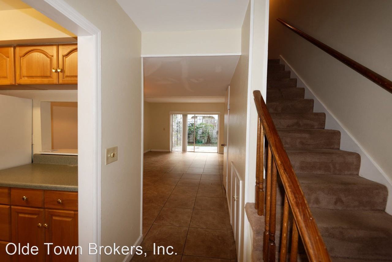 623 E Amelia St Apt B - Photo 3 of 18