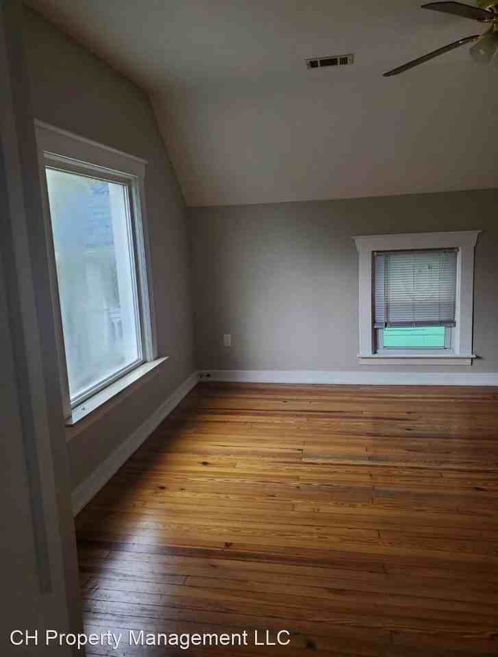 3874 Doremus St - Photo 3 of 10