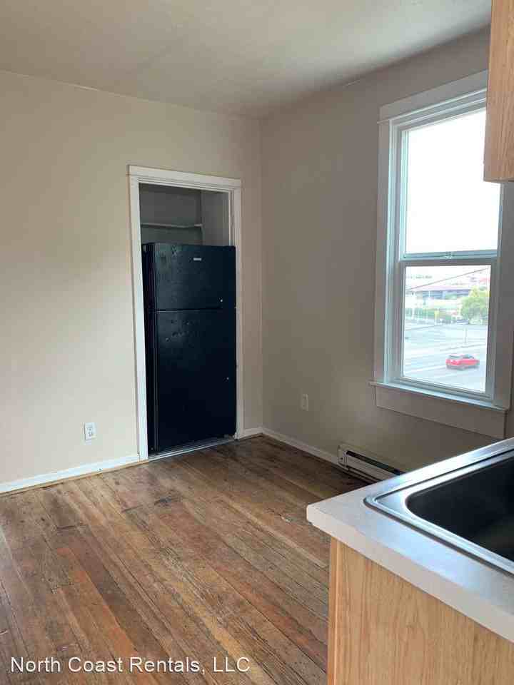 453 West Marine Drive - Photo 3 of 11