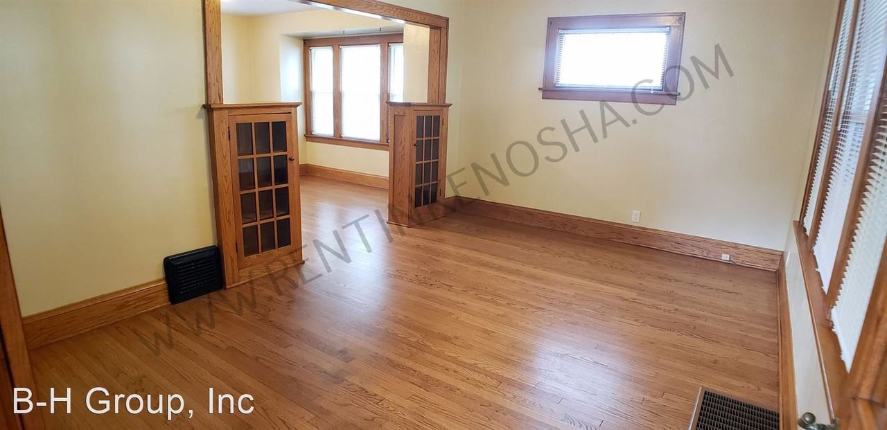 4424 19th Ave - Photo 2 of 25