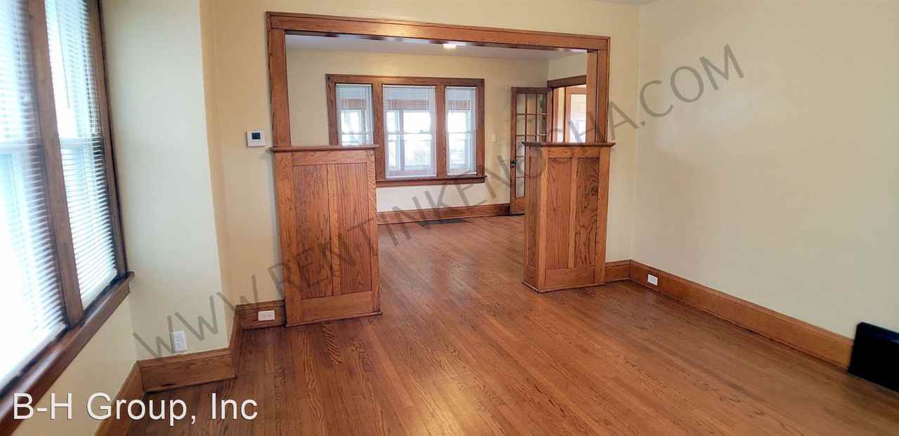 4424 19th Ave - Photo 3 of 25