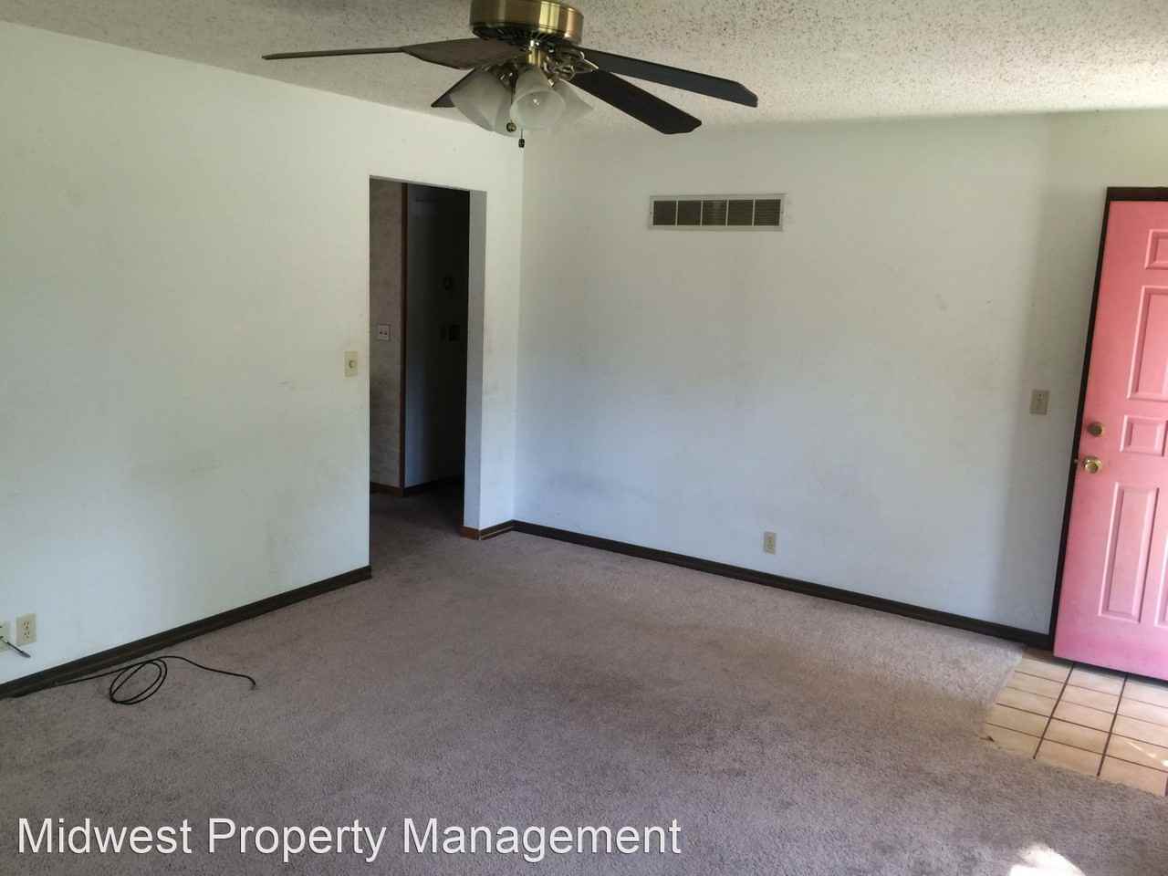 210/202 E 11th - Photo 2 of 14