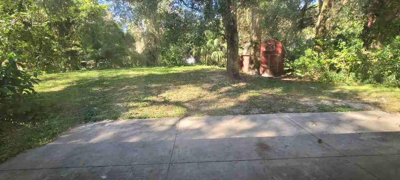 130 N Hawthorne Dr - Photo 2 of 20