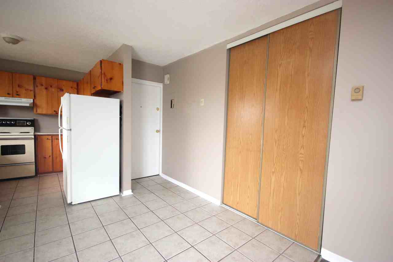 1592 10th Line Rd - Photo 2 of 11