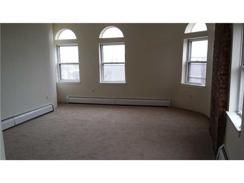 1800 Webster Ave #5 - Photo 2 of 9