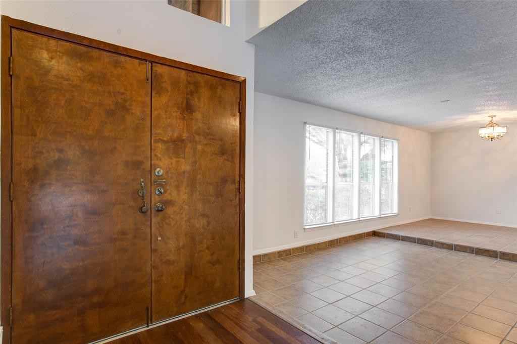 1824 Sara Ln - Photo 3 of 26